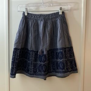 Blue embroidered short cotton skirt